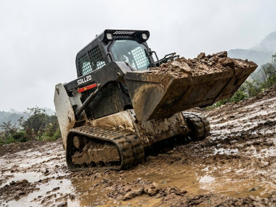 Compact SDLL20 Mini Skid Steer Holds 300kg on Slopes